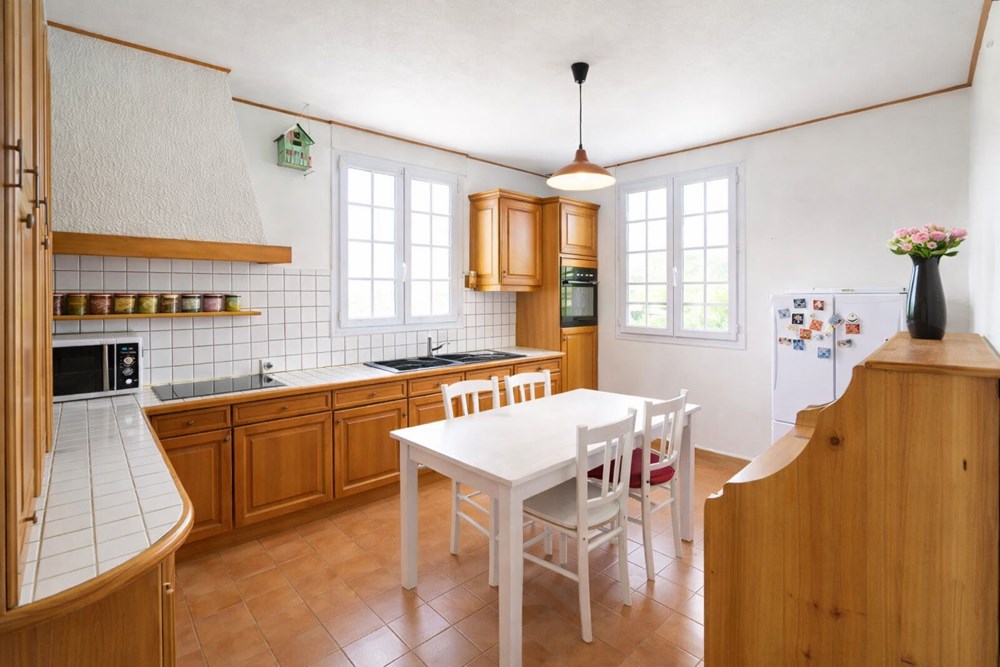 MAISON - 4/5 CHAMBRES - SANS VIS A VIS - ENVIRONNEMENT CALME ET VERDOYANT - PROCHE CENTRE VILLE - photo 3