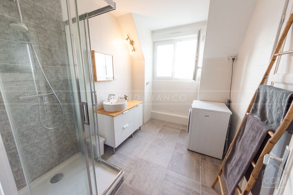 APPARTEMENT T3 70M² DERNIER ETAGE SUR 3 AVEC 2 CAVES photo 5