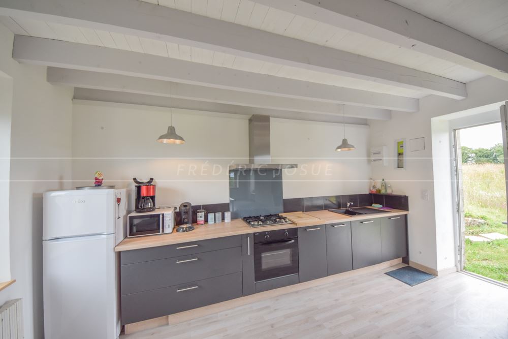 MAISON DES ANNEES 30 ENTIEREMENT RENOVEE - DEPENDANCES 50M² - TERRAIN 3000M2 - CALME photo 2