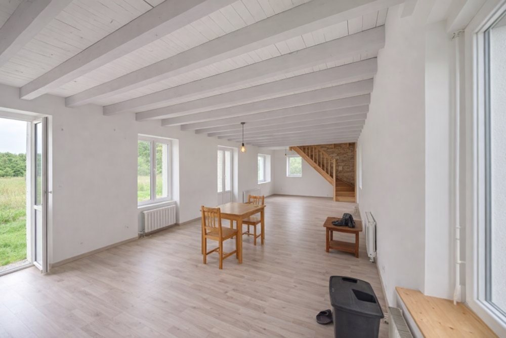 MAISON DES ANNEES 30 ENTIEREMENT RENOVEE - DEPENDANCES 50M² - TERRAIN 3000M2 - CALME photo 2