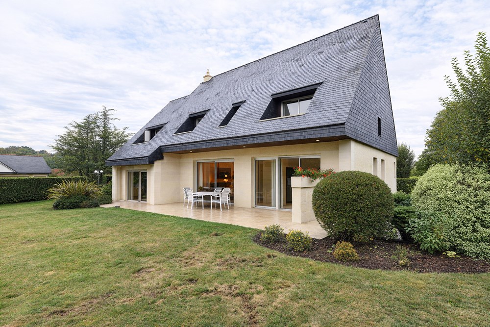 GUIPAVAS - MAISON - 223 M2 - 7 PIECES