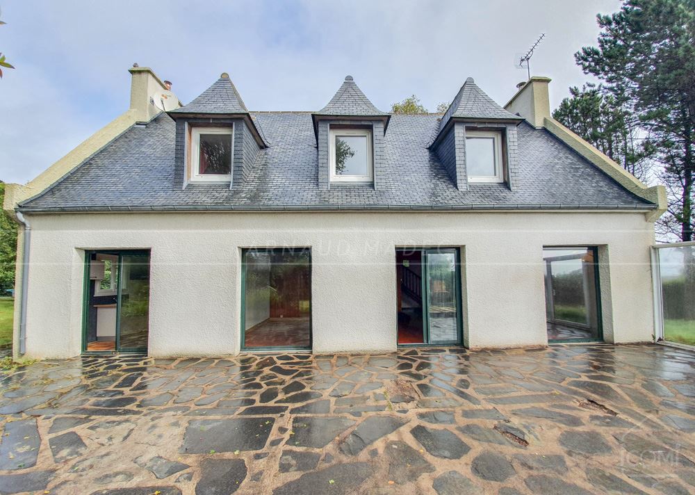 PROPRIETE T6-T7 - 160M² - 4/5 CHAMBRES - TERRAIN 1600M² - VUE MER - RARE