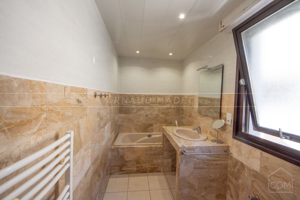 MAISON 200M² - 5/6 CHAMBRES - TERRAIN 3500M² ENVIRON - PLAIN PIED - RARE