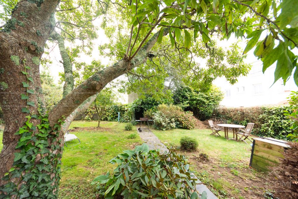 MAISON T6 120M² SUR TERRAIN DE 1300M²