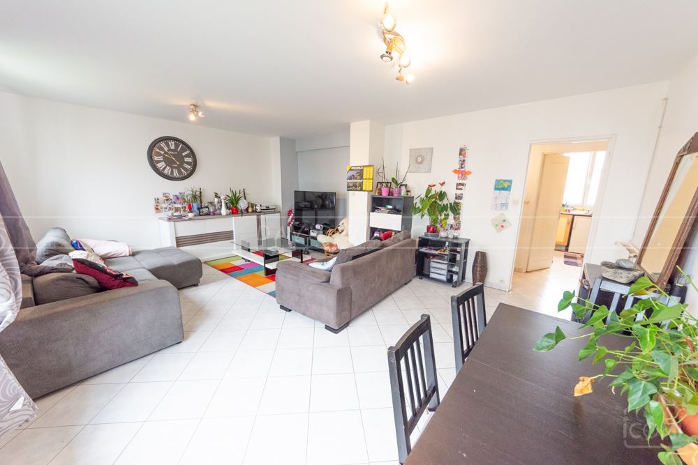 APPARTEMENT DE 1967 T4 DE 61M² AU 2EME ETAGE SUR 4 SUR DALLE BETON AVEC CAVE ET CHAUFFAGE GAZ INDIVIDUEL