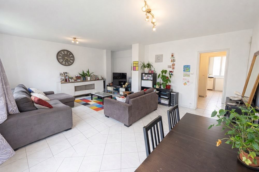 APPARTEMENT DE 1967 T4 DE 61M² AU 2EME ETAGE SUR 4 SUR DALLE BETON AVEC CAVE ET CHAUFFAGE GAZ INDIVIDUEL