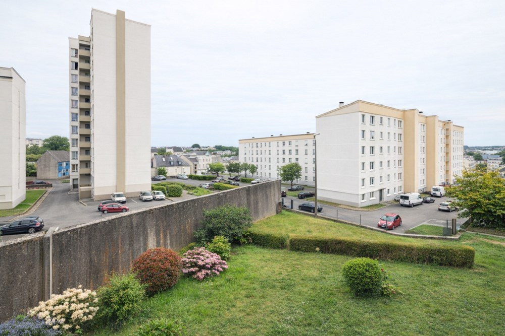 APPARTEMENT DE 1967 T4 DE 61M² AU 2EME ETAGE SUR 4 SUR DALLE BETON AVEC CAVE ET CHAUFFAGE GAZ INDIVIDUEL photo 5