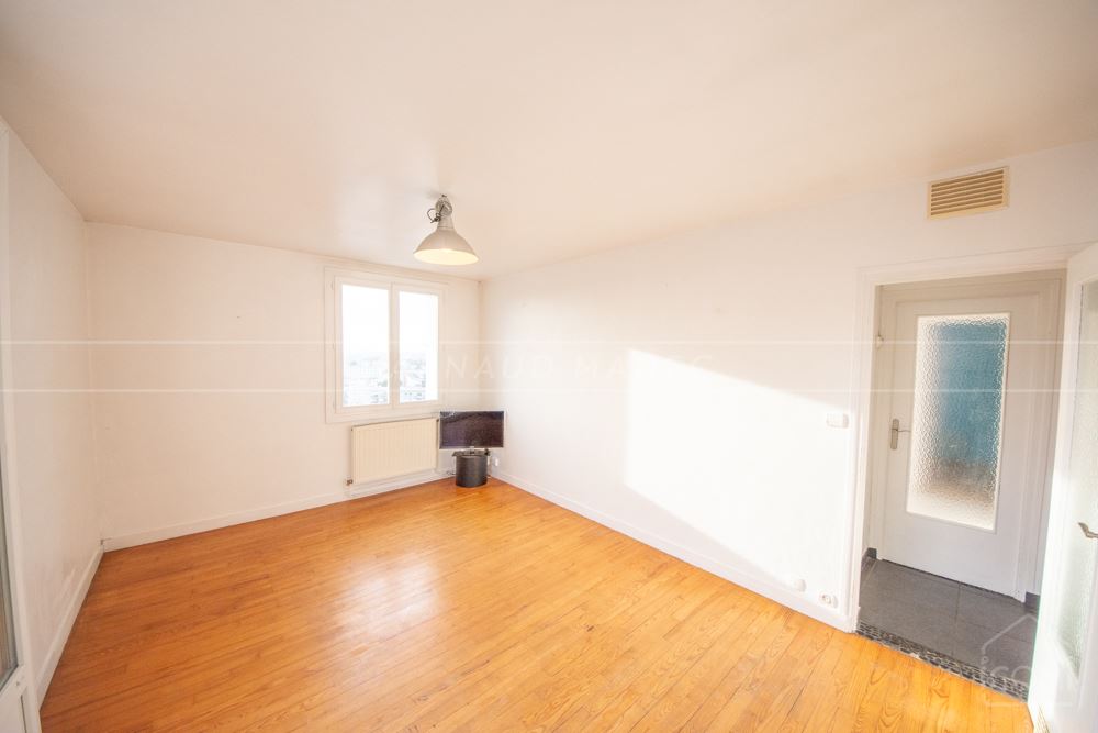 APPARTEMENT T3 - DERNIER ETAGE - LUMINEUX - CALME - VUE DEGAGEE SUD ET OUEST SANS VIS A VIS photo 2