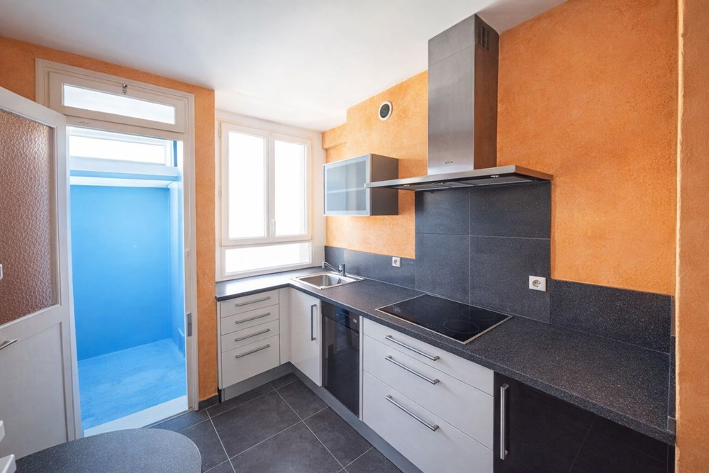 APPARTEMENT T3 - DERNIER ETAGE - LUMINEUX - CALME - VUE DEGAGEE SUD ET OUEST SANS VIS A VIS photo 2