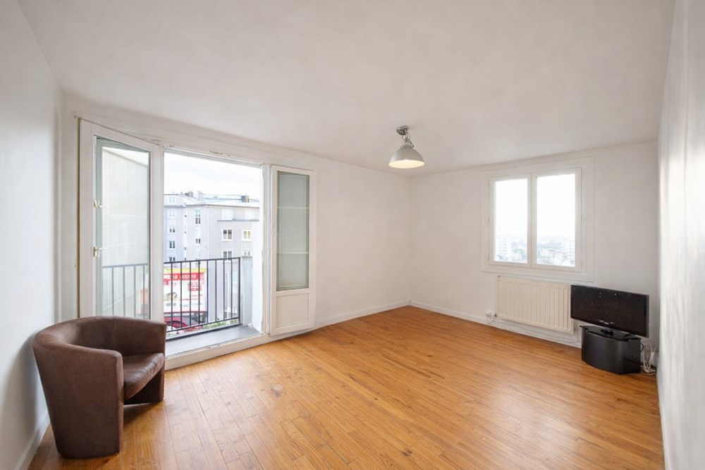 APPARTEMENT T3 - DERNIER ETAGE - LUMINEUX - CALME - VUE DEGAGEE SUD ET OUEST SANS VIS A VIS