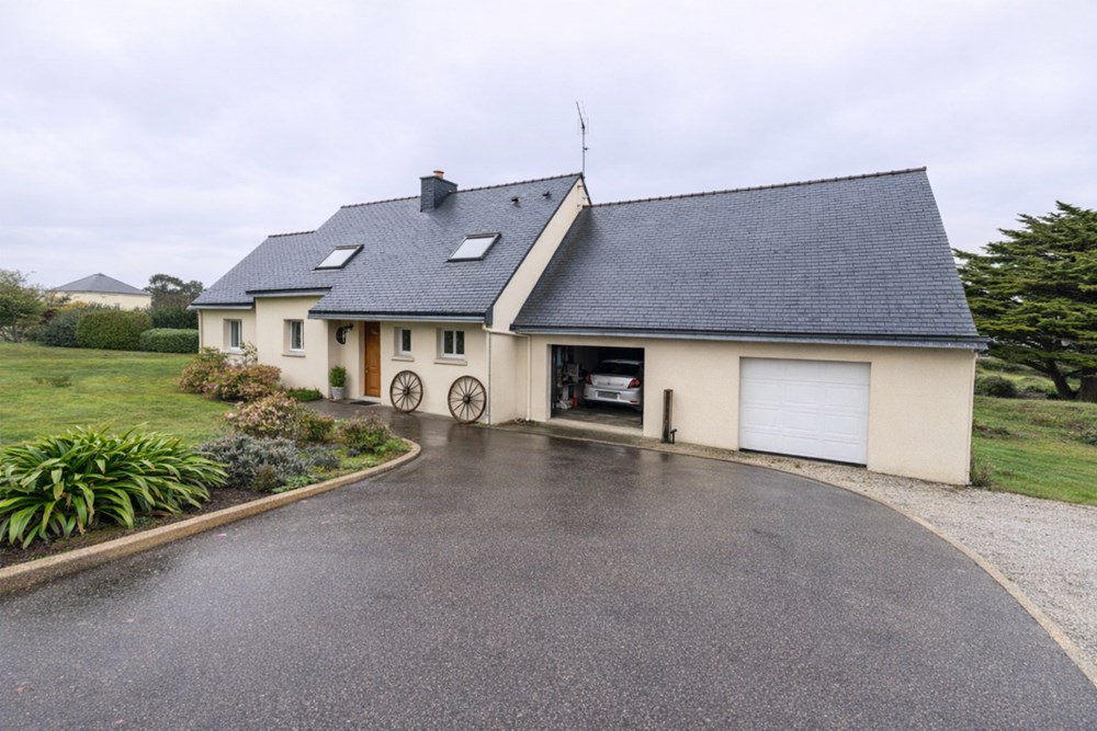 MAISON VUE MER T8 160M² AVEC DOUBLE GARAGE ET TERRAIN DE 2350M²