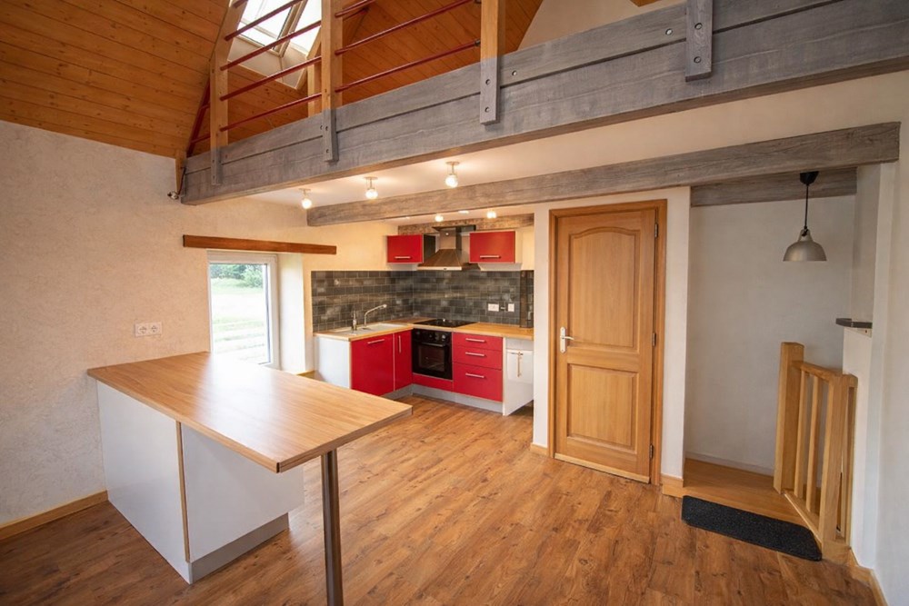 MAISON RENOVEE DE 90 M² - TERRAIN 800M² - 2 CHAMBRES - PROCHE CHATEAULIN ET QUIMPER photo 3