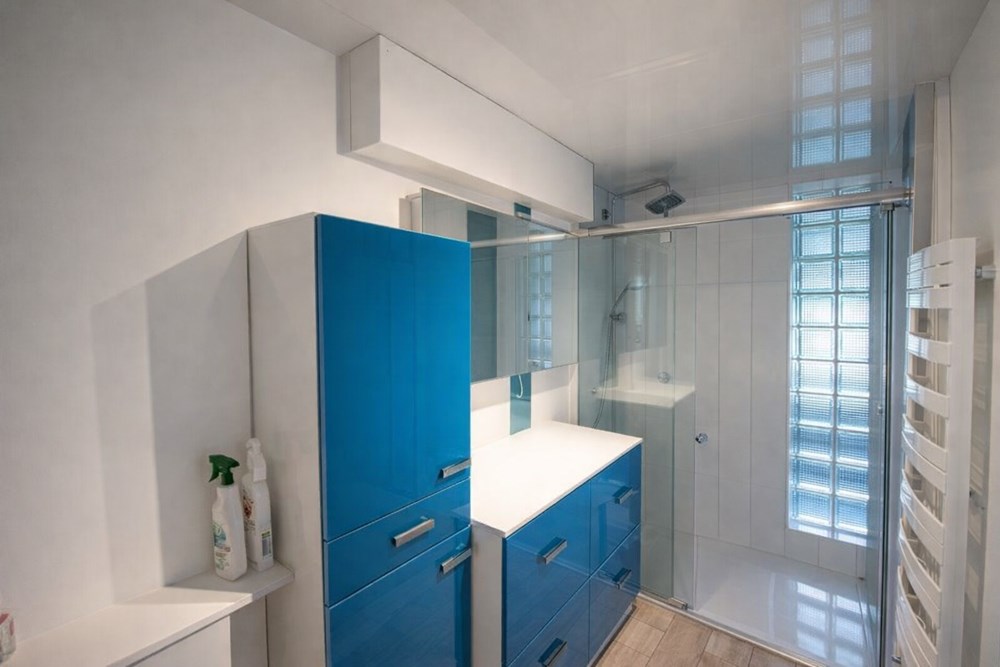 MAISON RENOVEE DE 90 M² - TERRAIN 800M² - 2 CHAMBRES - PROCHE CHATEAULIN ET QUIMPER photo 5
