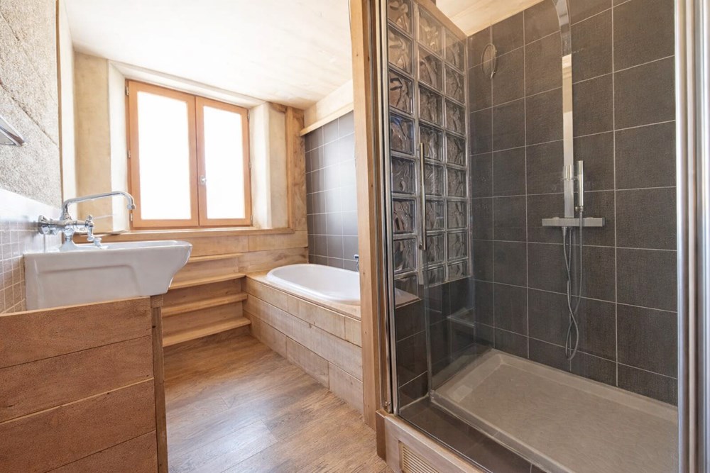 MAISON ATYPIQUE ET CHALEUREUSE - 2 CHAMBRES ( POSSIBLE 7) - 1 STUDIO INDEPENDANT - PROCHE BOURG ET PROCHE MER photo 5