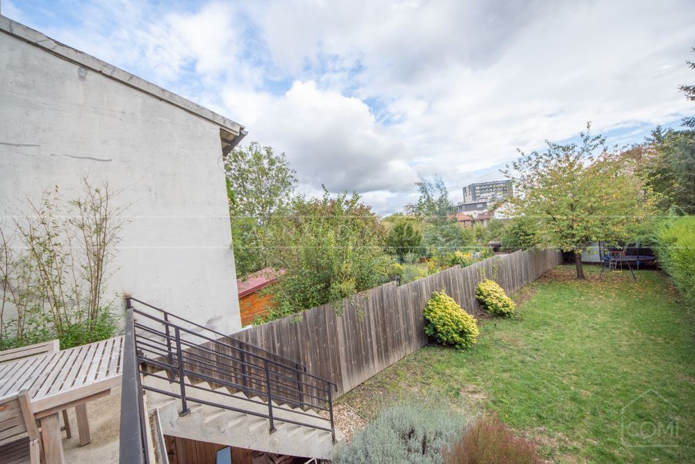 MAISON T6 - 4/5 CHAMBRES - TERRAIN 350M² - ESPACE VIE 40M² AVEC TERRASSE 20M² EXPO SUD - RARE