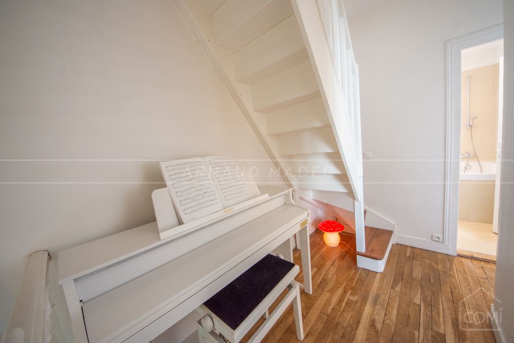 MAISON T6 - 4/5 CHAMBRES - TERRAIN 350M² - ESPACE VIE 40M² AVEC TERRASSE 20M² EXPO SUD - RARE photo 4