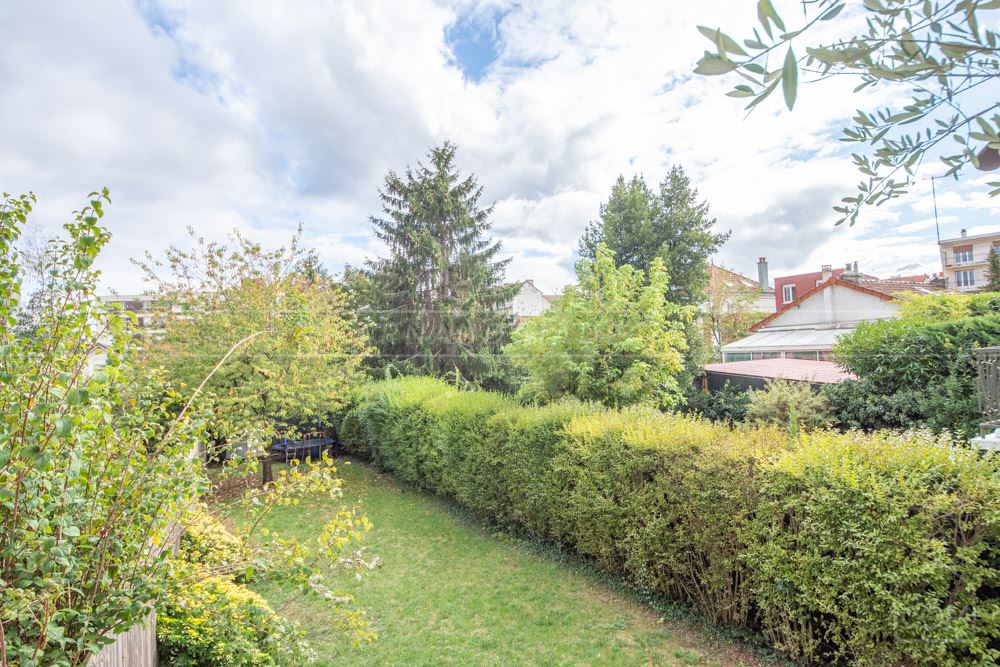 MAISON T6 - 4/5 CHAMBRES - TERRAIN 350M² - ESPACE VIE 40M² AVEC TERRASSE 20M² EXPO SUD - RARE photo 2