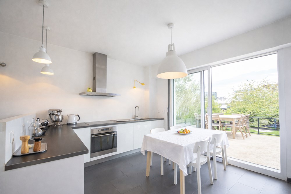 MAISON T6 - 4/5 CHAMBRES - TERRAIN 350M² - ESPACE VIE 40M² AVEC TERRASSE 20M² EXPO SUD - RARE photo 2
