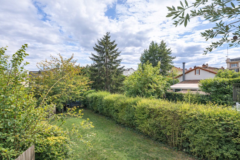 MAISON T6 - 4/5 CHAMBRES - TERRAIN 350M² - ESPACE VIE 40M² AVEC TERRASSE 20M² EXPO SUD - RARE photo 5