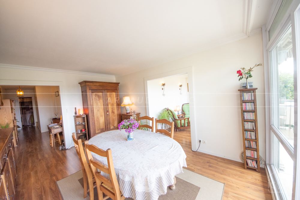 APPARTEMENT T4 - 2 CH - SUPERBE PIECE DE VIE EXPOSEE SUD OUEST AVEC BALCON ET VUE DEGAGEE - ASCENSEUR photo 5