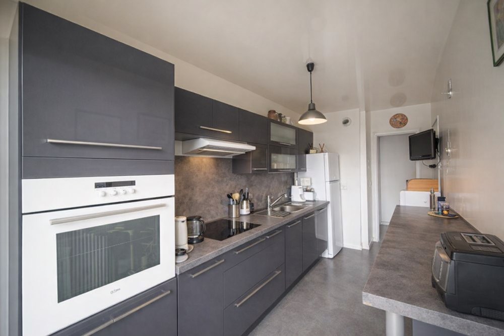 APPARTEMENT T4 - 2 CH - SUPERBE PIECE DE VIE EXPOSEE SUD OUEST AVEC BALCON ET VUE DEGAGEE - ASCENSEUR photo 4