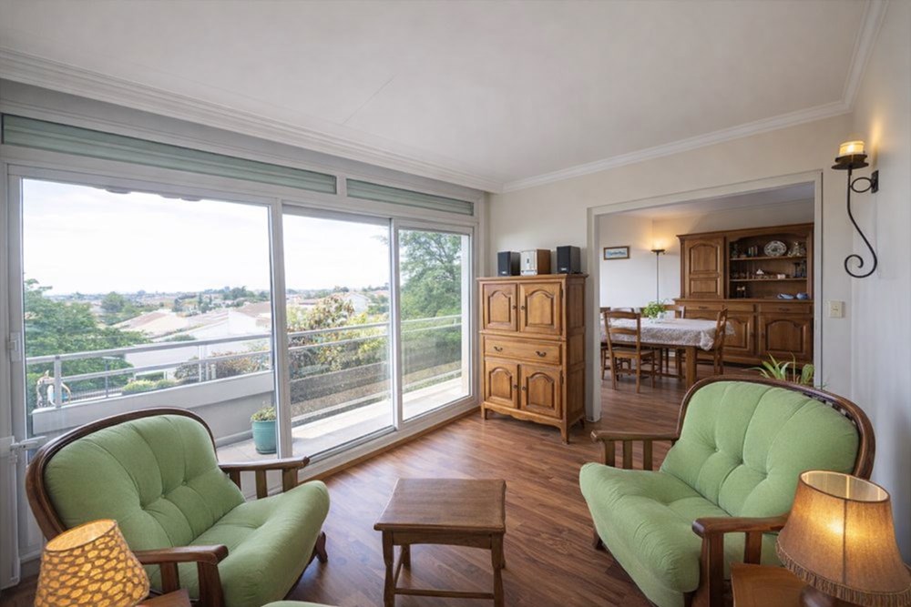 APPARTEMENT T4 - 2 CH - SUPERBE PIECE DE VIE EXPOSEE SUD OUEST AVEC BALCON ET VUE DEGAGEE - ASCENSEUR photo 3