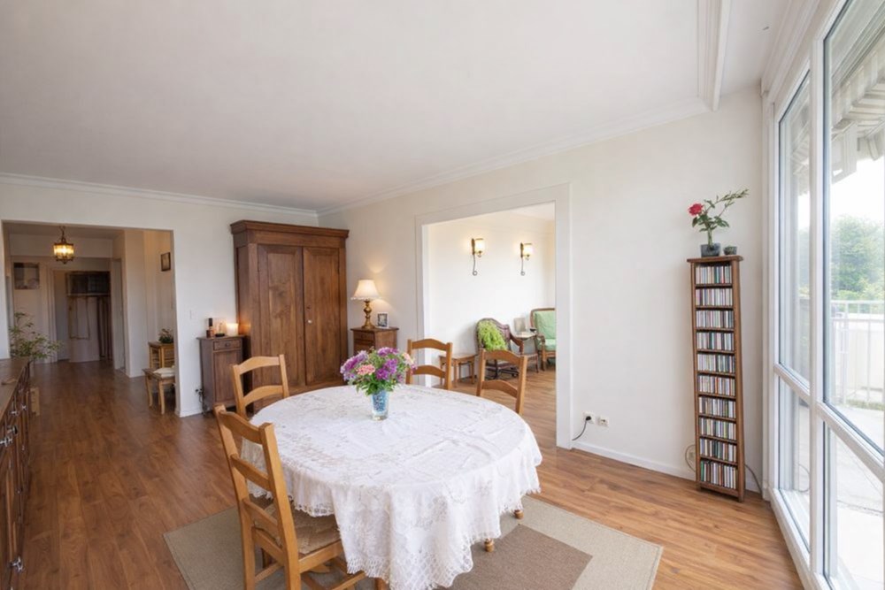 APPARTEMENT T4 - 2 CH - SUPERBE PIECE DE VIE EXPOSEE SUD OUEST AVEC BALCON ET VUE DEGAGEE - ASCENSEUR photo 2