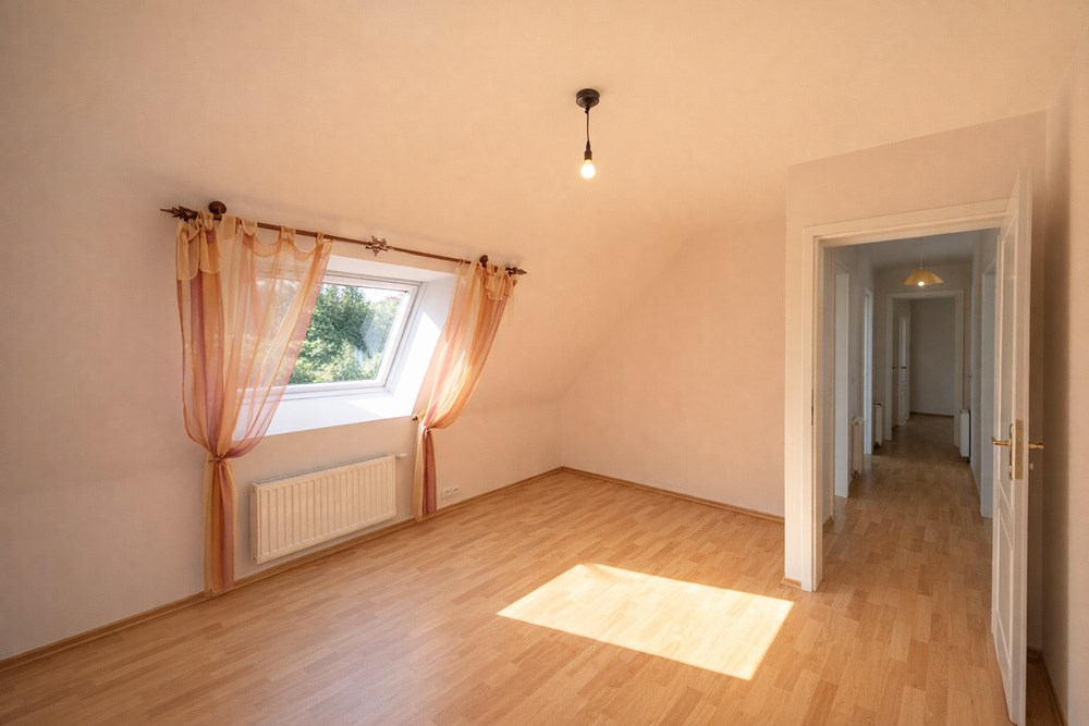 MAISON 7 PIECES DE 143 M² - 6 CHAMBRES - TERRAIN 572 M² - QUARTIER CALME ET RECHERCHE photo 4