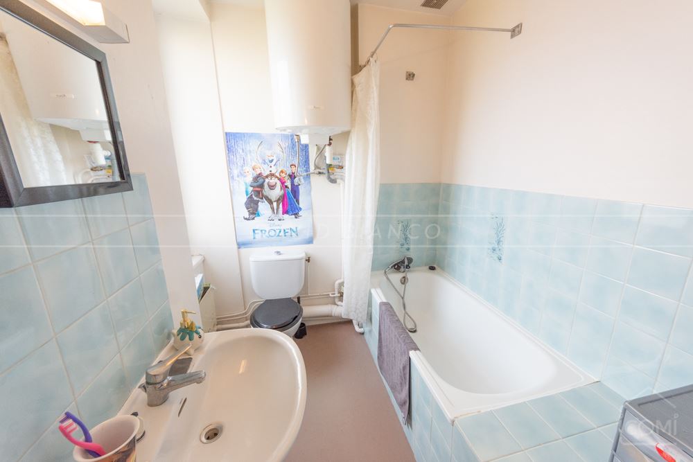 APPARTEMENT T1 23M² VUE MER DERNIER ETAGE LOUE photo 3