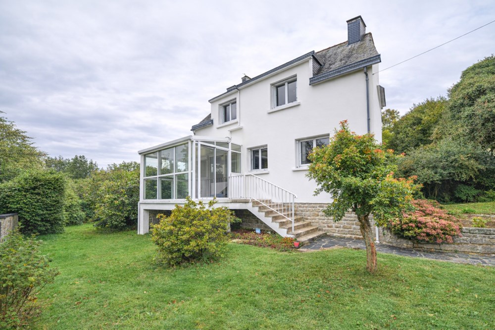 QUERRIEN - MAISON - 190 M2 - 7 PIECES