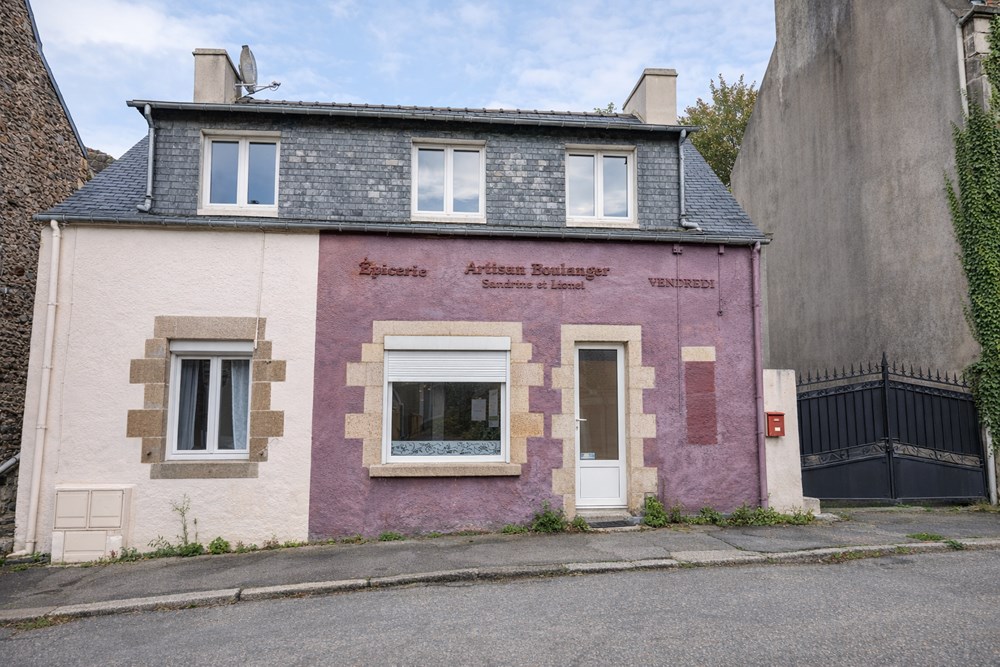 MAISON 115M2 A RENOVER -180M2 DE DEPENDANCES - 10 MIN DES PLAGES - CALME - ENORME POTENTIEL