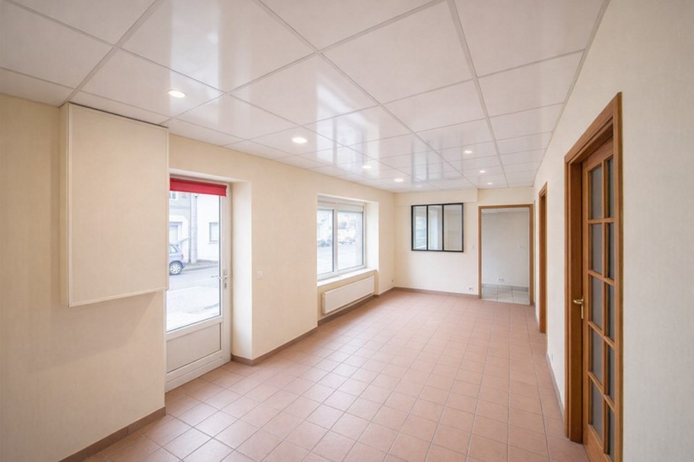 MAISON 115M2 A RENOVER -180M2 DE DEPENDANCES - 10 MIN DES PLAGES - CALME - ENORME POTENTIEL photo 2
