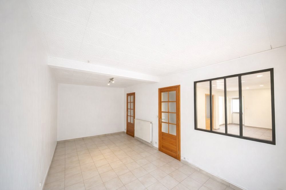 MAISON 115M2 A RENOVER -180M2 DE DEPENDANCES - 10 MIN DES PLAGES - CALME - ENORME POTENTIEL photo 4