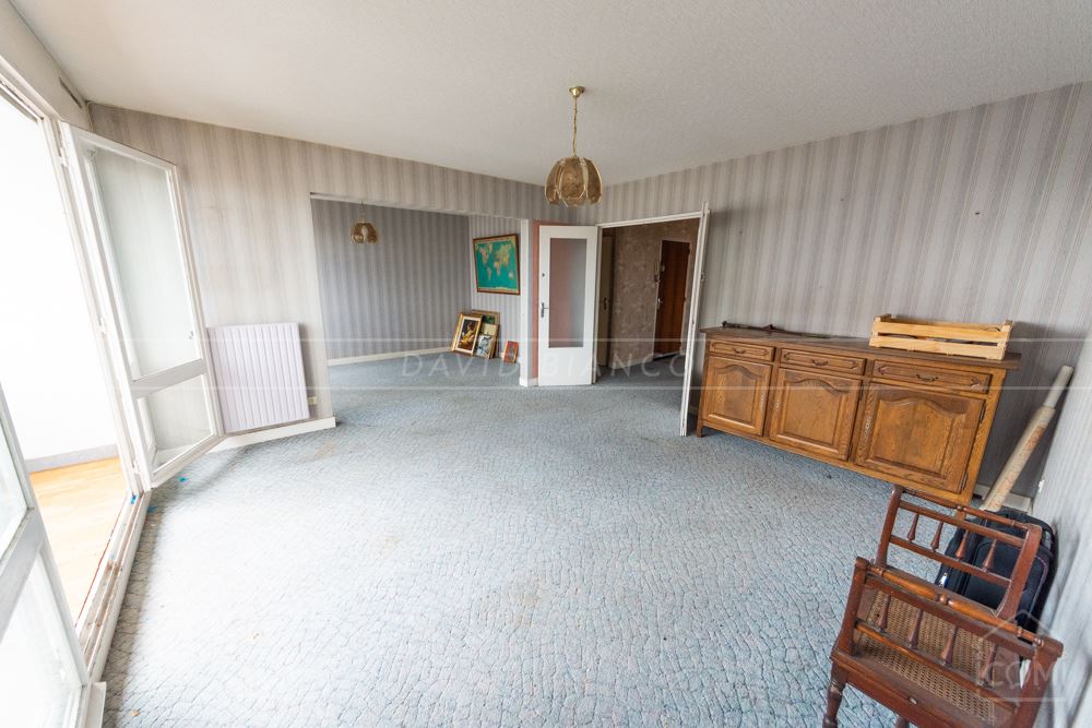 APPARTEMENT T5 108M² AVEC CAVE, BALCONS ET ASCENSEUR