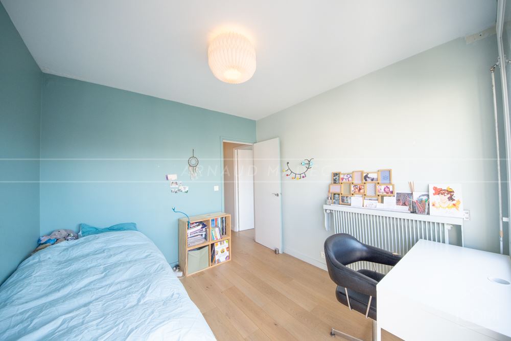 APPARTEMENT T4 - 3 CHAMBRES DERNIER ETAGE - GARAGE - BALCON - ASCENSEUR - PIECE DE VIE 30M² - RARE