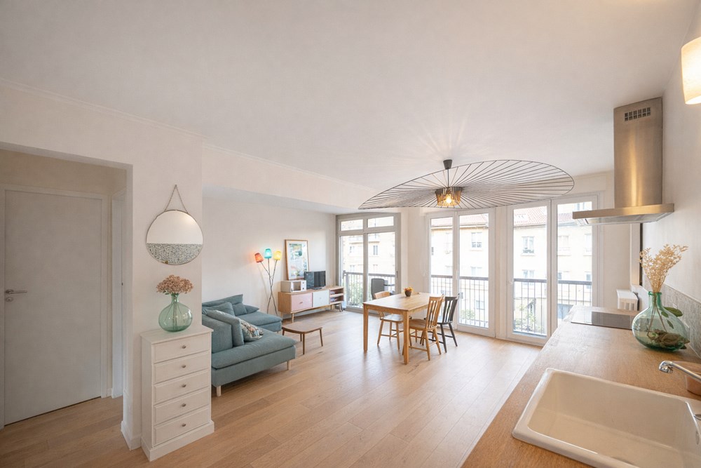 APPARTEMENT T4 - 3 CHAMBRES DERNIER ETAGE - GARAGE - BALCON - ASCENSEUR - PIECE DE VIE 30M² - RARE photo 3