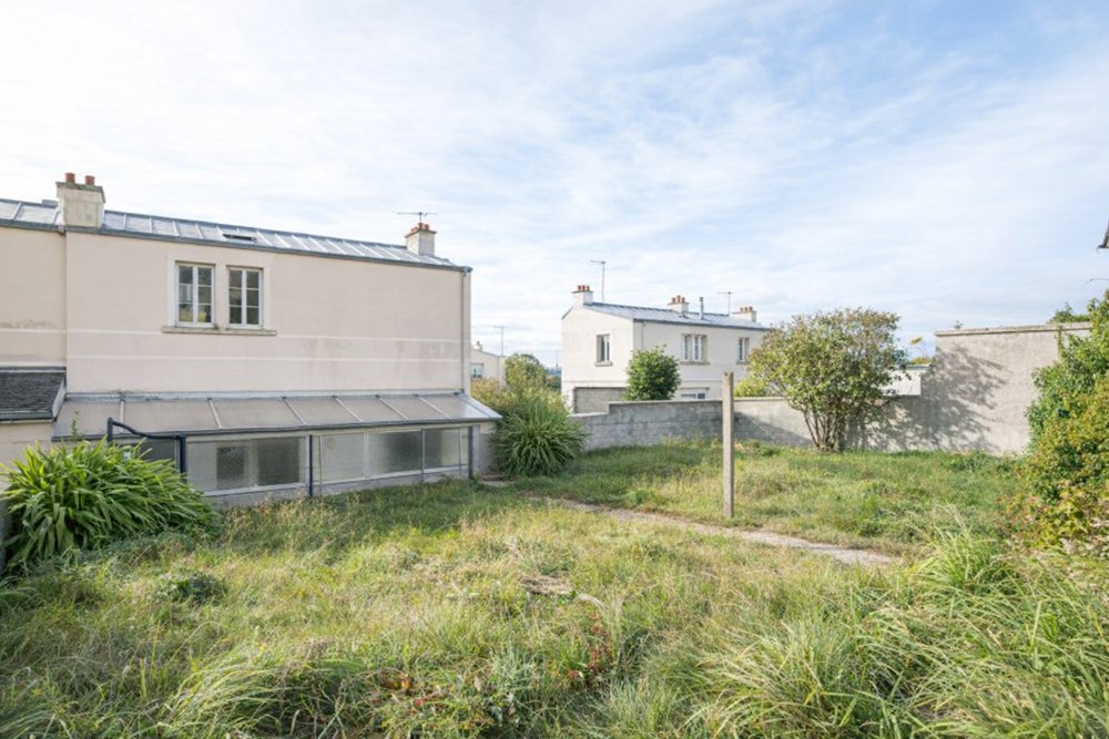 MAISON T5- TERRAIN 400M² - GRAND SEJOUR POTENTIEL - 3 CHAMBRES POSSIBILITE 4 - CALME