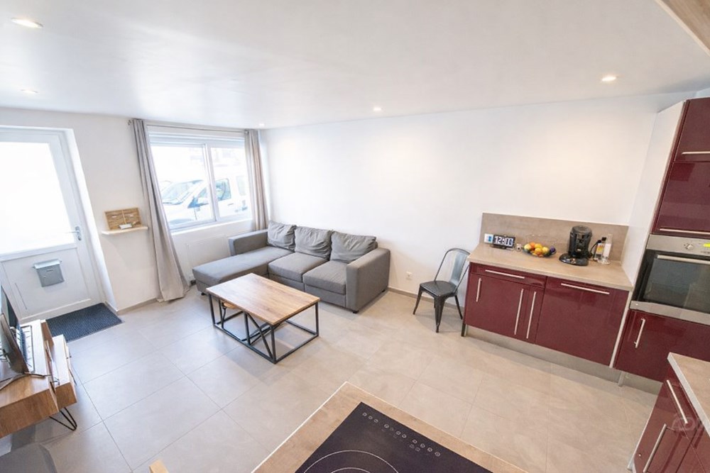 MAISON DE VILLE T3 - TRIPLEX - 2 CHAMBRES - RARE DANS LE SECTEUR - CHARME - AUCUN TRAVAUX