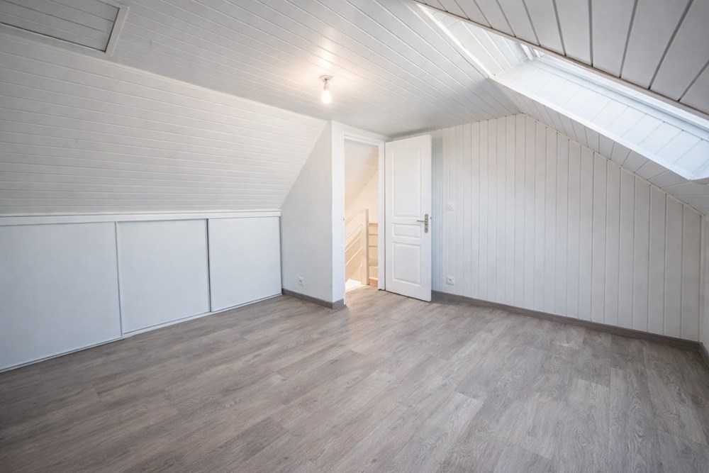 MAISON DE VILLE T3 - TRIPLEX - 2 CHAMBRES - RARE DANS LE SECTEUR - CHARME - AUCUN TRAVAUX photo 3