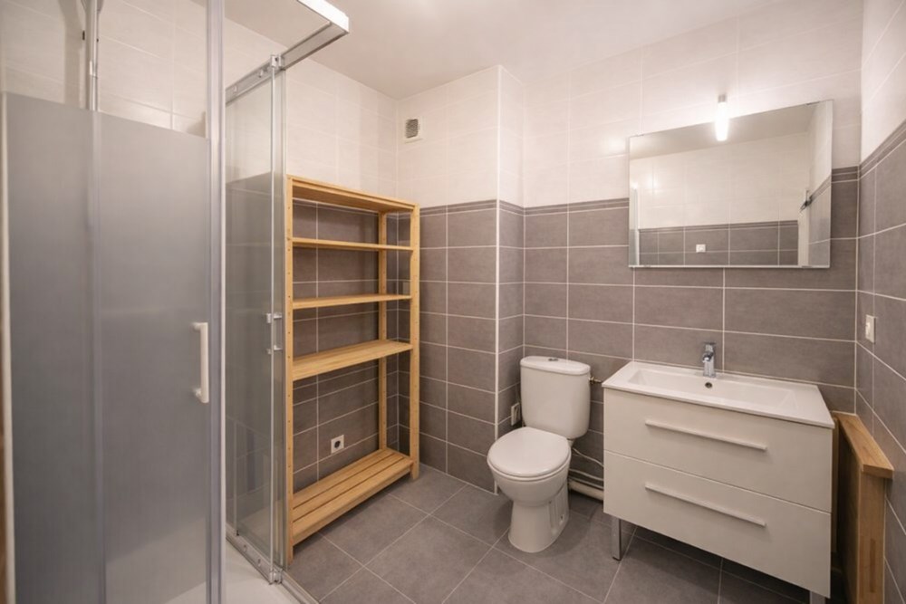 APPARTEMENT T1 40M² LOUE AVEC BALCON ET PARKING LIBRE DANS LA RESIDENCE photo 5