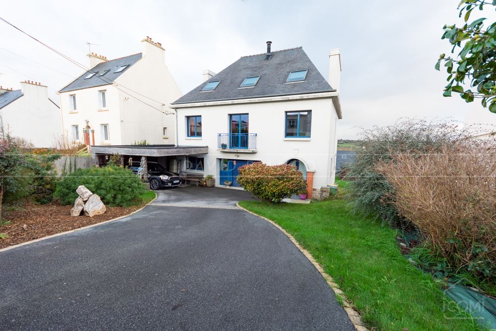 MAISON INDIVIDUELLE T6/7 DE 185M² SUR TERRAIN DE 600M²