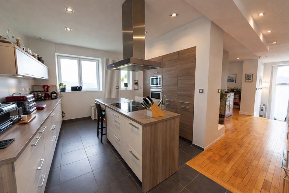 SAINT-RENAN - MAISON - 185 M2 - 7 PIECES photo 2