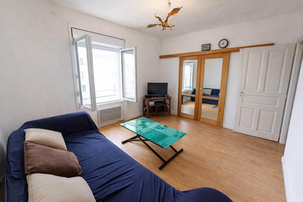 APPARTEMENT T3 DERNIER ETAGE DE 51M² VUE MER AVEC JARDIN COLLECTIF ET LOCATAIRE EN PLACE