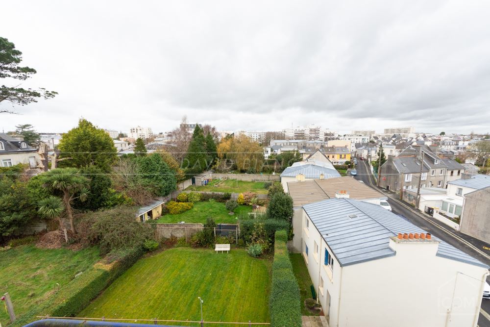 APPARTEMENT T3 DERNIER ETAGE DE 51M² VUE MER AVEC JARDIN COLLECTIF ET LOCATAIRE EN PLACE photo 5