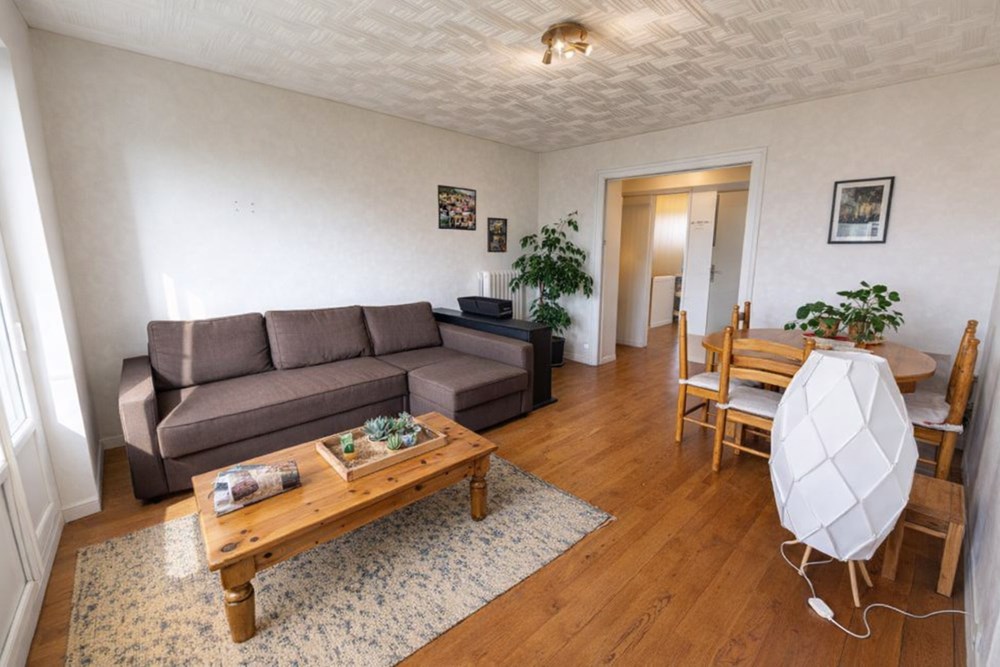 APPARTEMENT T3 70M² VUE DEGAGEE AU 4EME ET DERNIER ETAGE AVEC LOCATAIRE EN PLACE photo 3