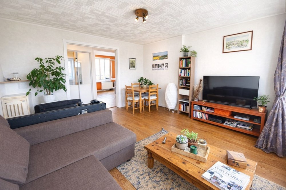 APPARTEMENT T3 70M² VUE DEGAGEE AU 4EME ET DERNIER ETAGE AVEC LOCATAIRE EN PLACE