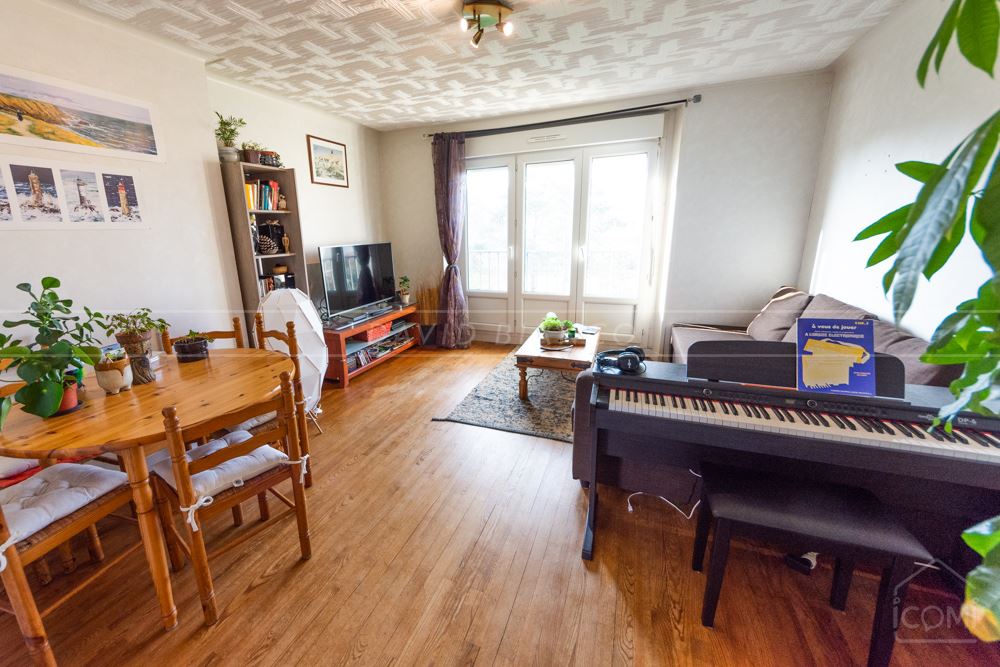 APPARTEMENT T3 70M² VUE DEGAGEE AU 4EME ET DERNIER ETAGE AVEC LOCATAIRE EN PLACE
