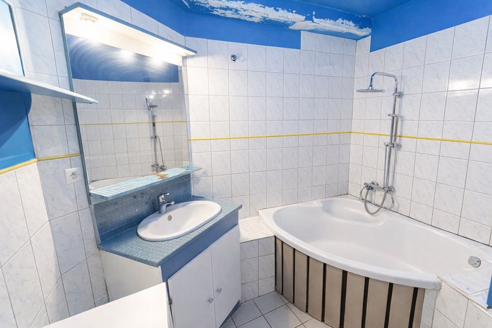 HôPITAL-CAMFROUT - MAISON - 85 M2 - 5 PIECES photo 5