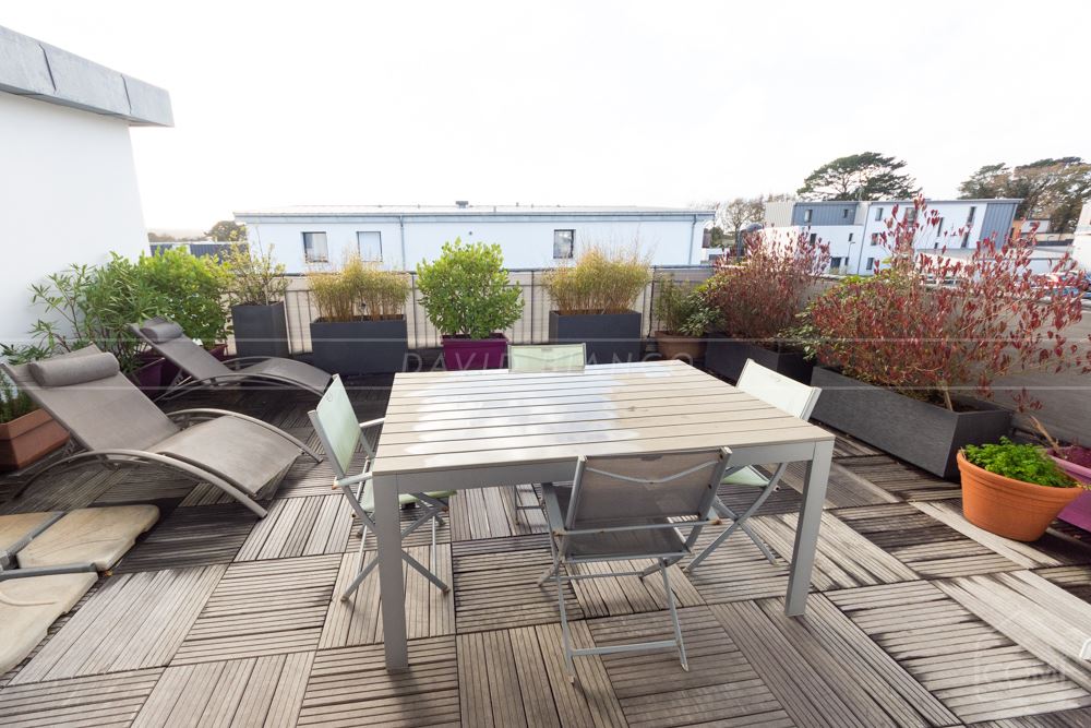 APPARTEMENT T4 85M² DERNIER ETAGE VUE MER AVEC GRANDE TERRASSE ET PARKING PRIVEE DANS UN IMMEUBLE NEUF photo 2
