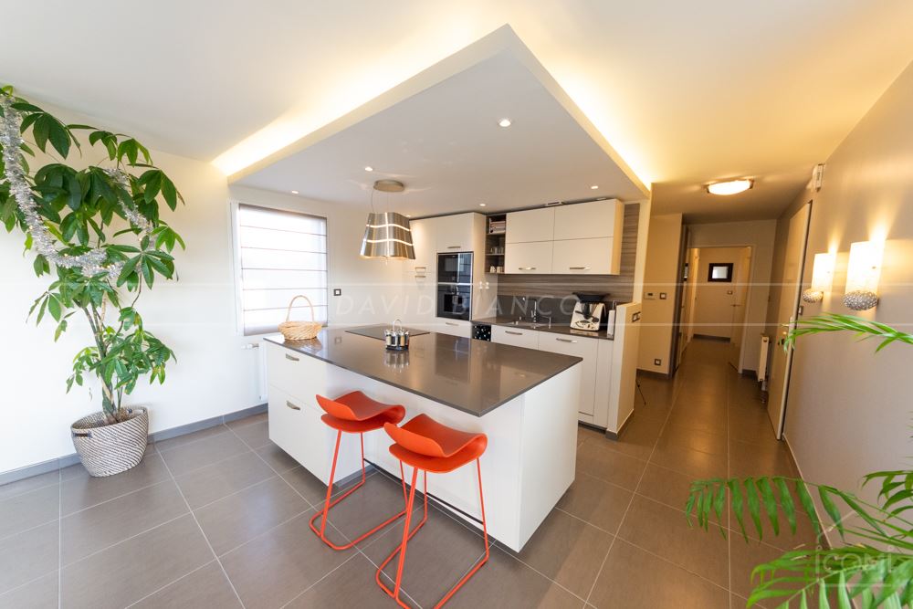 APPARTEMENT T4 85M² DERNIER ETAGE VUE MER AVEC GRANDE TERRASSE ET PARKING PRIVEE DANS UN IMMEUBLE NEUF